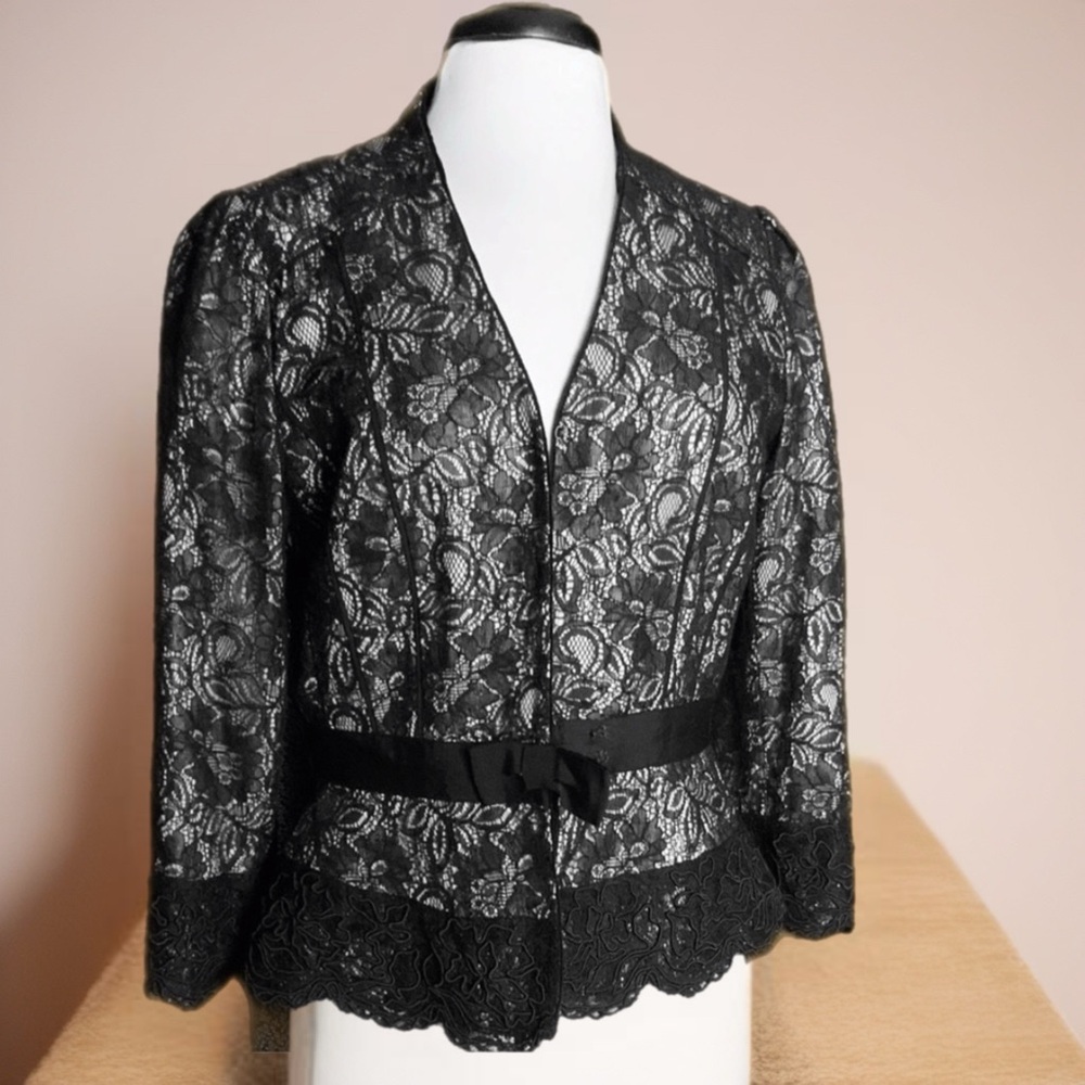 TAHARI - Arthur S. Levine, LUXE  fully lined elegant black lace & brocade top 10